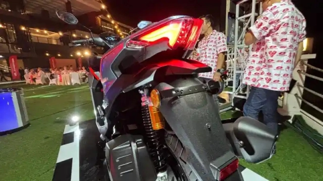 Viento 180 kẻ gạt giò yamaha nvx chính thức ra mắt tại indonesia với giá bán chỉ 45 triệu đồng - 5