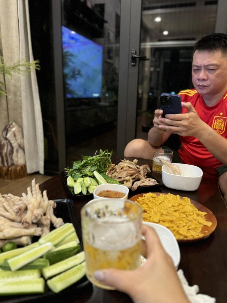 Vợ btv trần quang minh khoe mâm cơm nhà đông con ngon mắt bạn bè nhận xét trông như có cỗ - 2