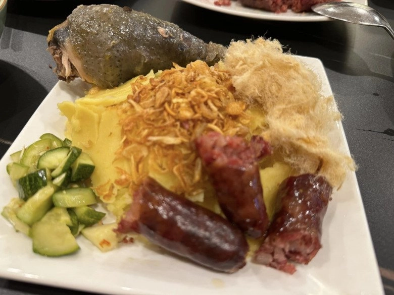 Vợ btv trần quang minh khoe mâm cơm nhà đông con ngon mắt bạn bè nhận xét trông như có cỗ - 13