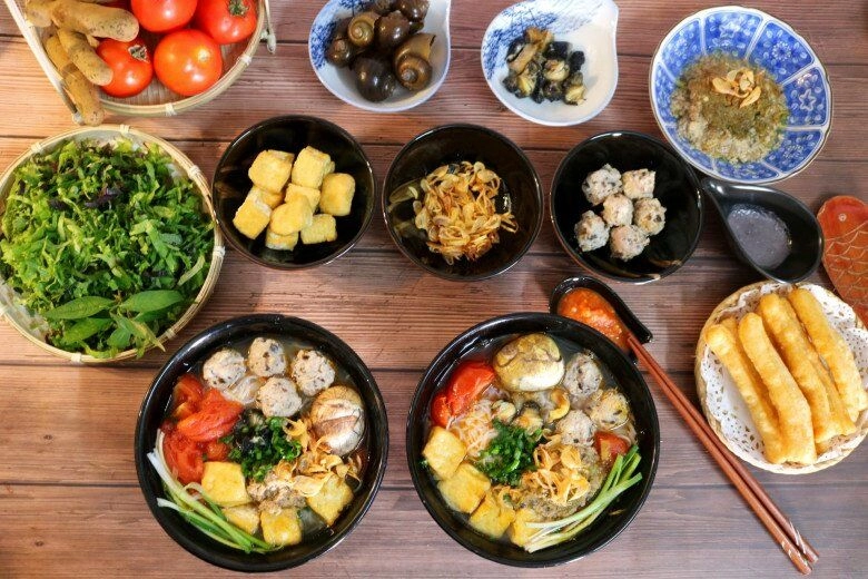 Vợ chồng tổng thống pháp sang thăm việt nam thực đơn đãi khách bất ngờ với 2 món cực dân dã - 2