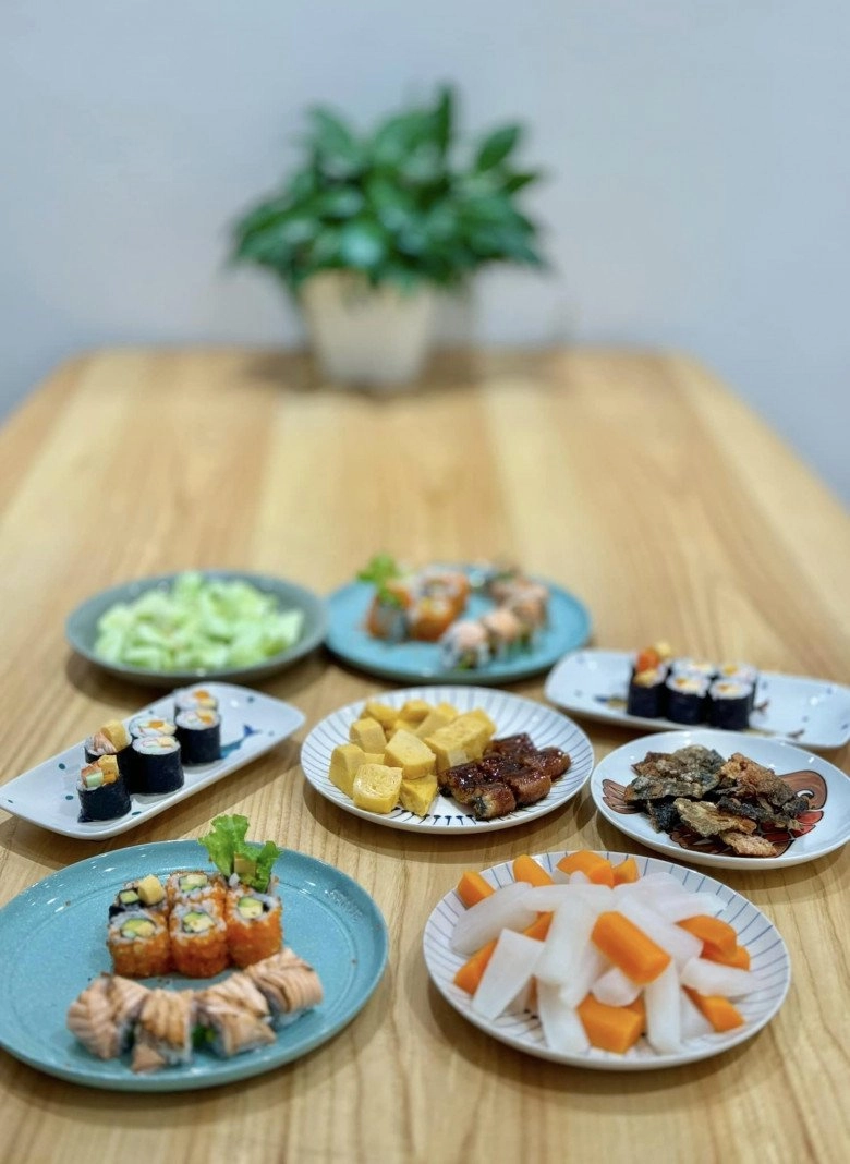 Vợ đạo diễn người phán xử làm cả mâm đồ ăn nhật đẹp tuyệt được khen là người vợ trong mơ - 2