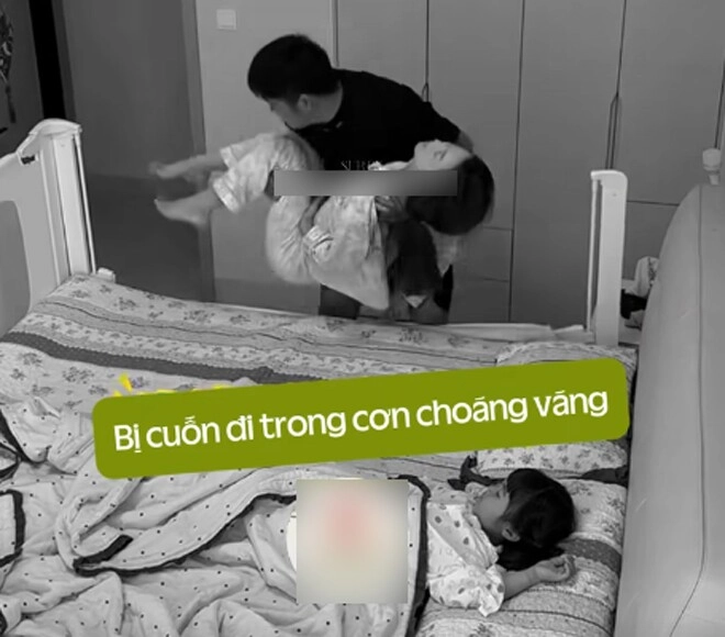 Vợ đẹp đang ngủ cùng con gái hành động của chồng khiến bố mẹ bỉm thốt lên giống hệt nhà mình - 3