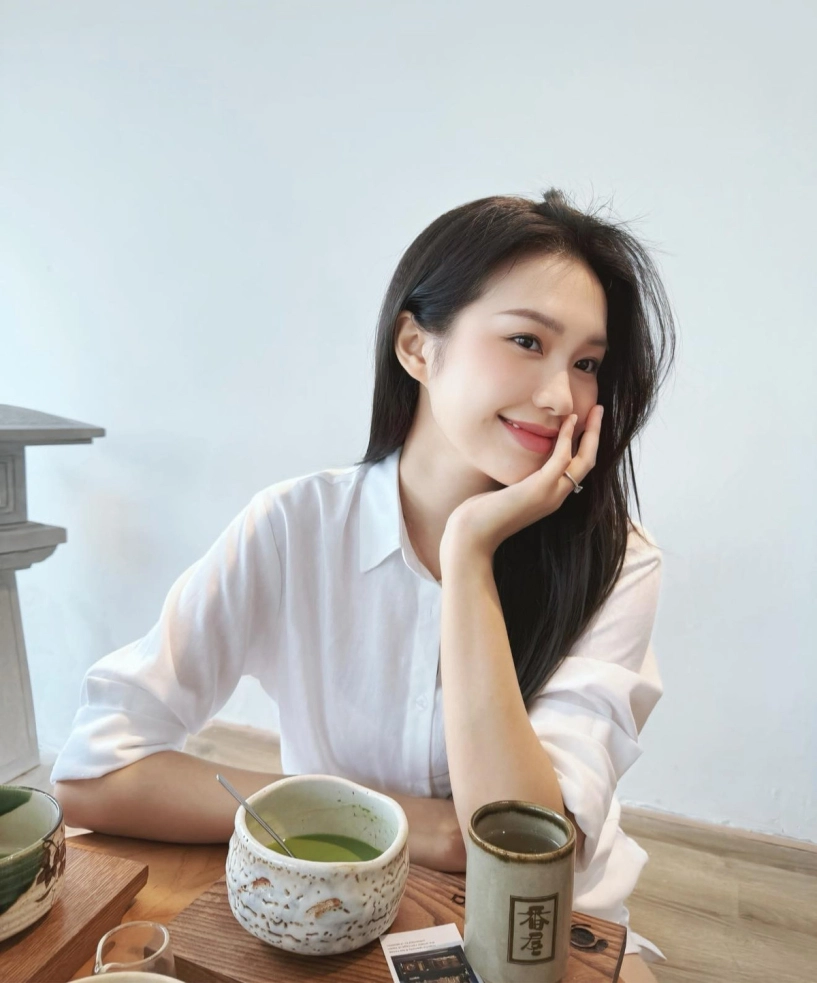Vợ đoàn văn hậu lên cân gu thời trang ngày càng quyến rũ - 7