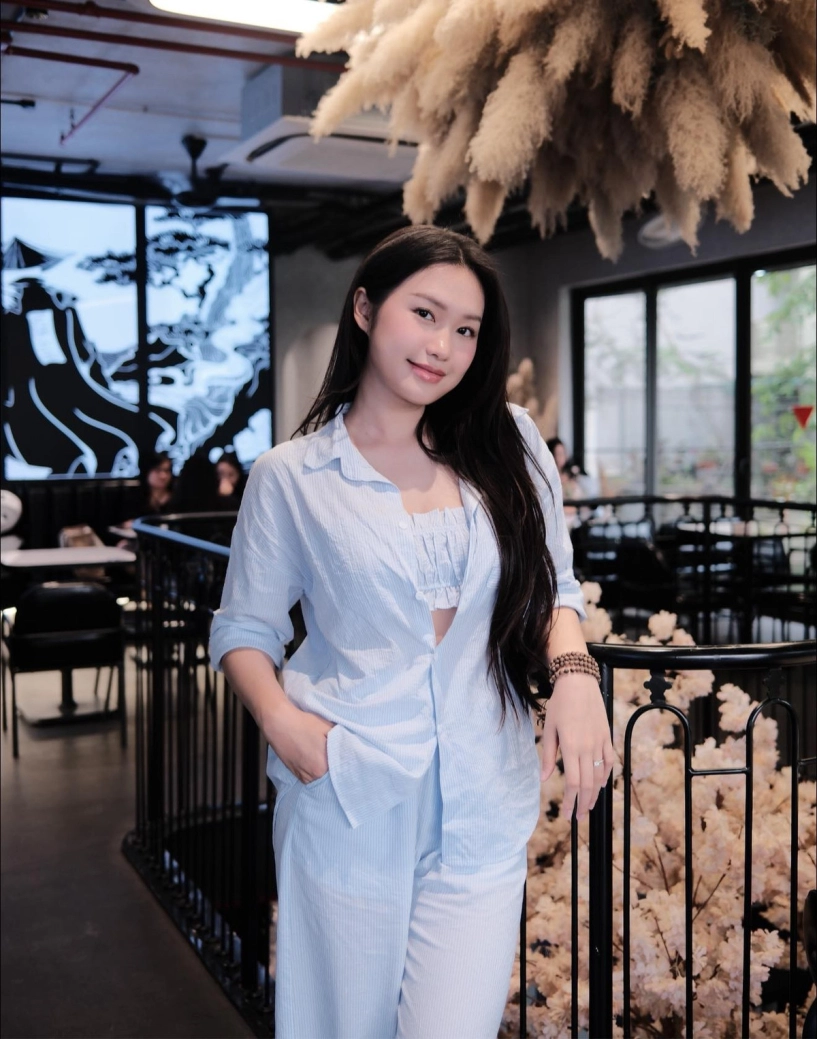 Vợ đoàn văn hậu lên cân gu thời trang ngày càng quyến rũ - 8