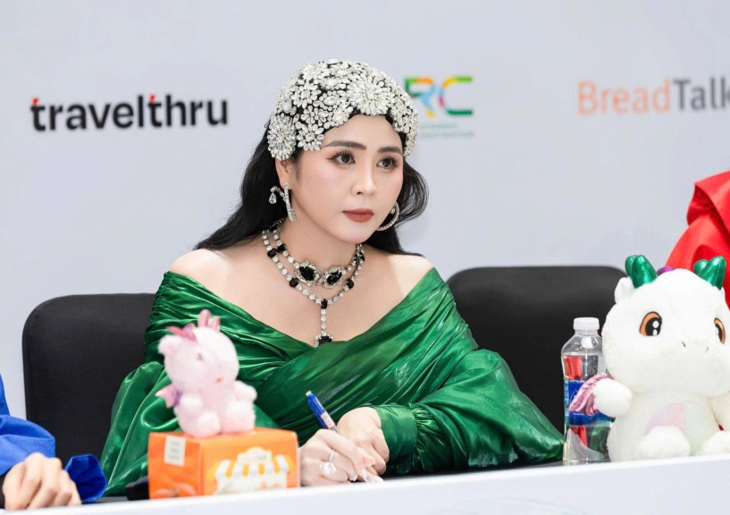Võ hoàng yến hé lộ 3 thử thách khi trình diễn bst mới của ntk hương queen - 3