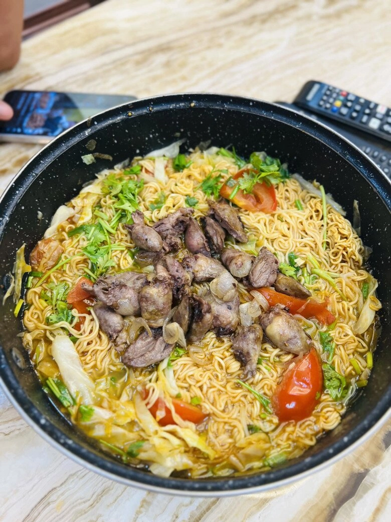 Vợ hồng đăng khoe mâm cơm ngon nhưng chỉ ăn ớt nam diễn viên liền bình luận - 7