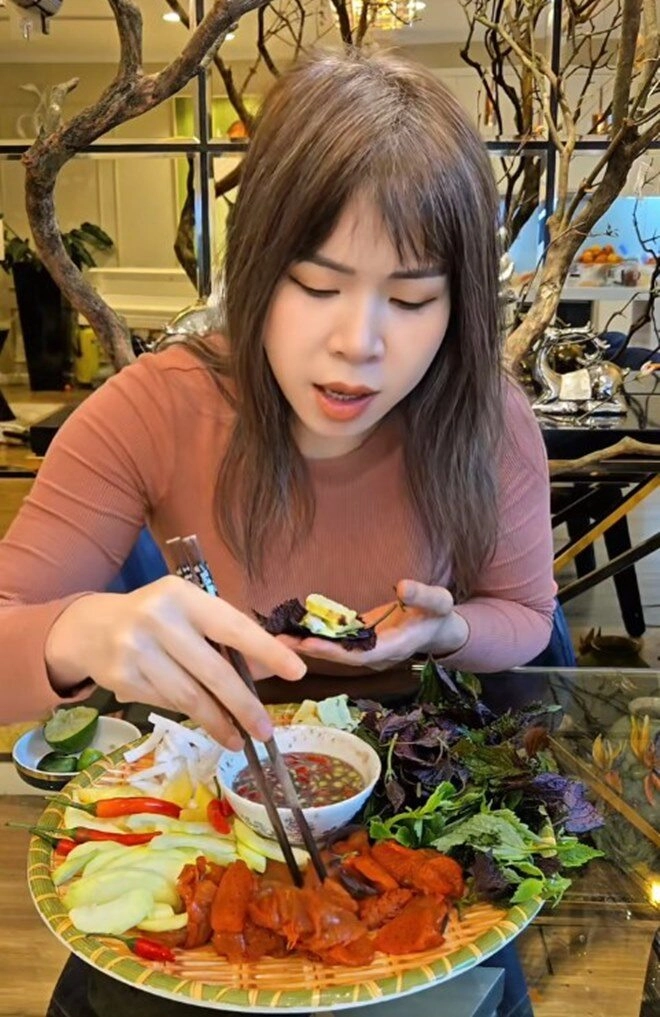 Vợ mạnh trường vừa cắn ớt vừa ăn món đặc sản đỉnh của chóp nam diễn viên trêu loài vật này sắp tuyệt chủng - 4