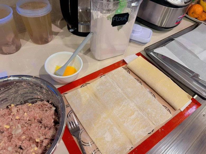 Vợ trẻ lam trường hay ăn hàng giờ lao vào bếp nấu bữa cơm nhà giản dị hóa ra đảm cỡ này - 14