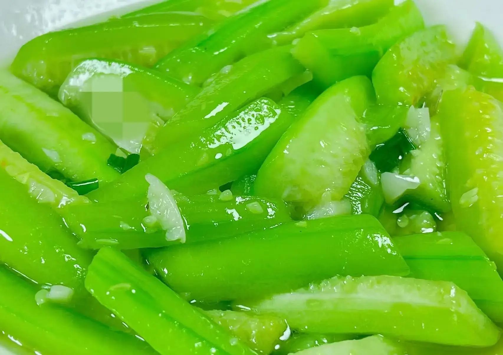 Xào mướp điều tối kỵ là cho trực tiếp vào chảo chỉ cần thêm 2 bước mướp xanh mướt không thâm đen không chảy nước - 1