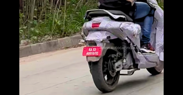 Xe điện hoàn toàn mới của yamaha lộ diện khi đang chạy thử trên đường phố - 4