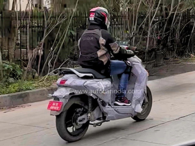 Xe điện hoàn toàn mới của yamaha lộ diện khi đang chạy thử trên đường phố - 6