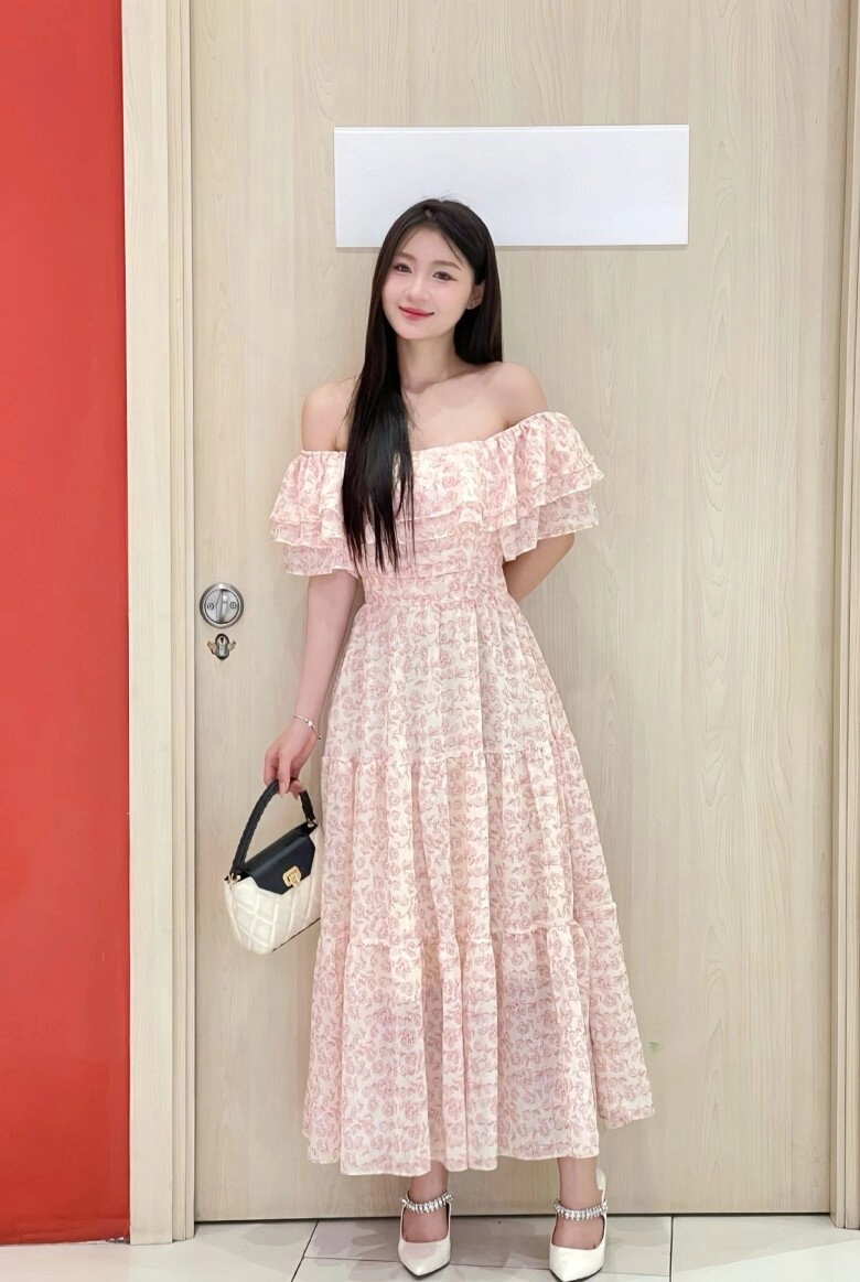 Xuống phố sáng thứ 7 với váy hoa sặc sỡ như tăng thanh hà mặc sao để trông điệu đà mà không sến - 13