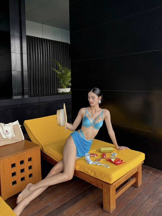 Ý nhi diện bikini chẳng khoe vòng 1 vẫn hút mắt người nhìn vì vũ khí ngầm trên cơ thể - 5