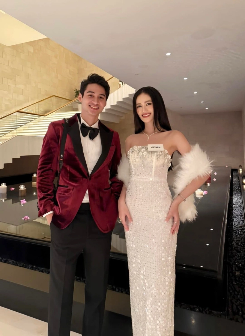 Ý nhi lên bìa tạp chí miss world cùng các đại diện thái lan úc và new zealand - 2
