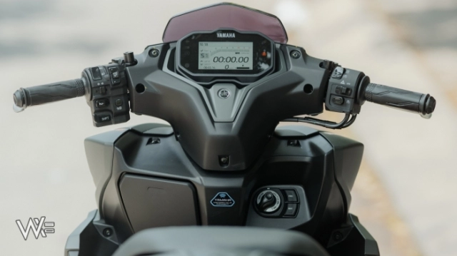Yamaha aerox alpha 2025 nhập indonesia đã cập bến thị trường việt nam với giá hơn 90 triệu đồng - 1