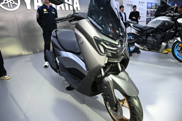 Yamaha mạnh dạn mang mẫu xe ga 155cc mới vào thị trường tỷ dân với giá bán gần 100 triệu đồng - 3