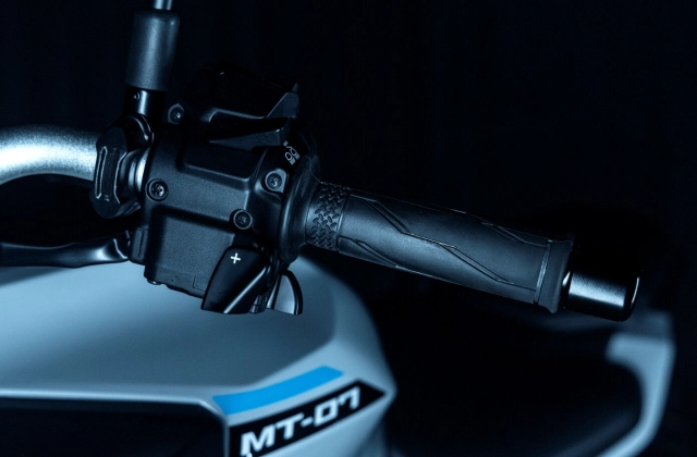 Yamaha mt-07 2025 y-amt bản nâng cấp mạnh mẽ công nghệ tối tân trải nghiệm lái đầy cảm hứng - 3