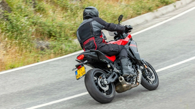 Yamaha tracer 7 - 18
