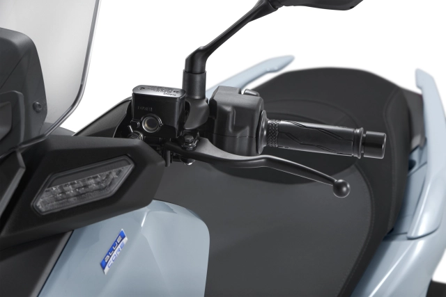 Yamaha xmax 300 2025 ra mắt ở nước ta với 5 màu mới giá bán chính hãng từ 140 triệu đồng - 11