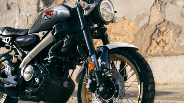 Yamaha xsr125 legacy 2025 ra mắt mâm nan hoa ống xả vuốt cao và nhiều nâng cấp ăn tiền - 1