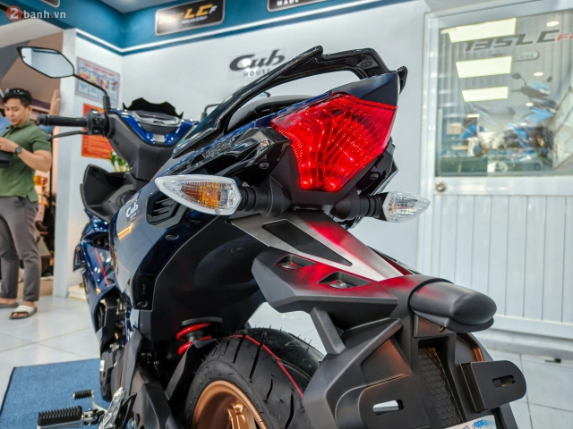Yamaha y15zr se bất ngờ đổ bộ về việt nam với số lượng chỉ vỏn vẹn 25 chiếc - 25