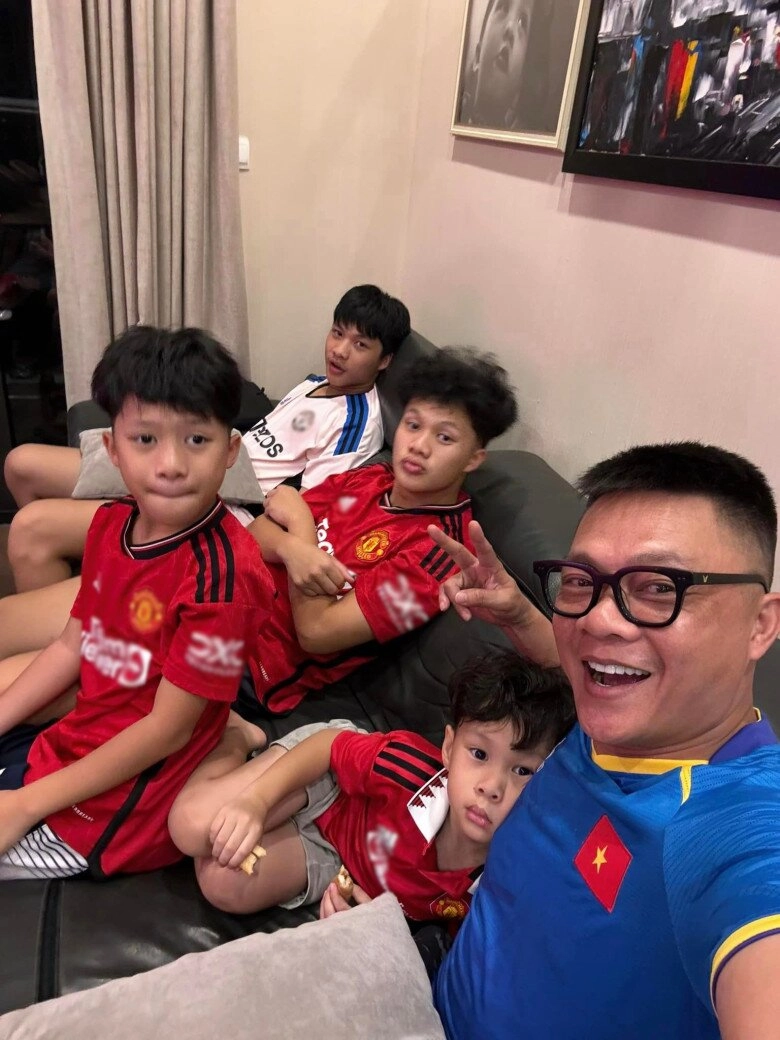 2 btv đông con nhất vtv quang minh sinh 4 quý tử hương liên 4 lần vỡ chum vẫn trẻ đẹp như thiếu nữ - 6