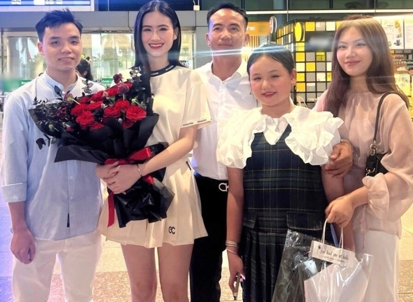 2 hoa hậu ủng hộ bố cưới người mới ý nhi lo phụ huynh cô đơn sau ly hôn đoàn thiên ân mất mẹ vì ung thư - 7