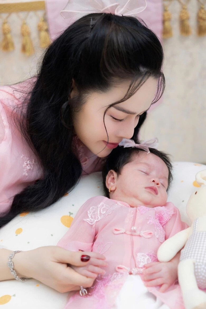 2 lần vượt cạn đều 82 kg nhật kim anh tuyên bố cắt buồng trứng quách ngọc tuyên đành cười trừ - 4