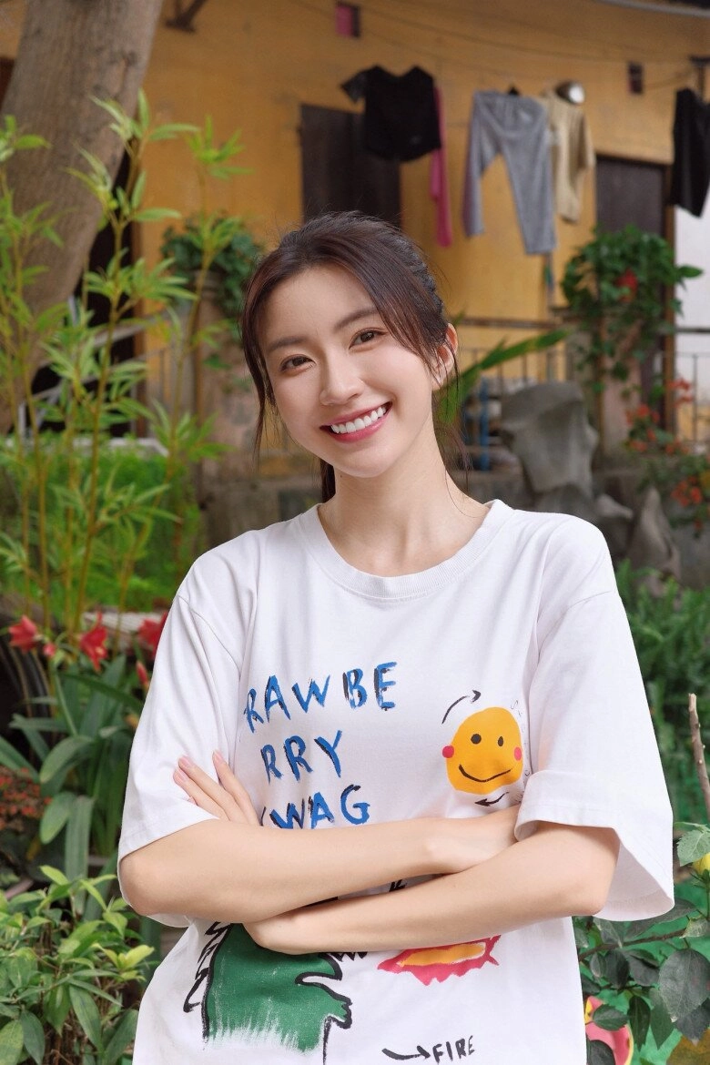 2 mỹ nhân vtv thế hệ mới cùng tên ngọc huyền người sắp thành cô dâu của đình tú người hạnh phúc bên cháu trai nsưt chí trung - 6