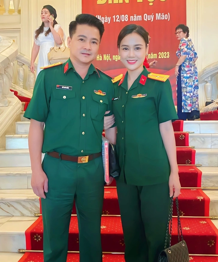 2 nghệ sĩ quân đội kết hôn với bạn đời là thủ trưởng trong đơn vị thiếu tá huyền sâm từng nóng mặt vì bị góp ý - 10