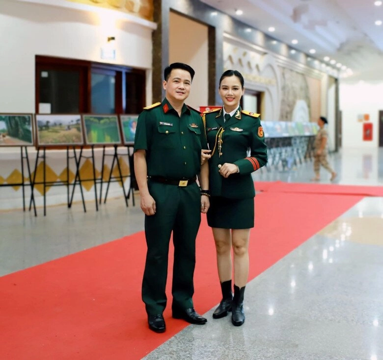 2 nghệ sĩ quân đội kết hôn với bạn đời là thủ trưởng trong đơn vị thiếu tá huyền sâm từng nóng mặt vì bị góp ý - 15