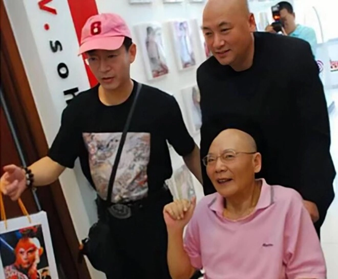 2 người cha của hồng hài nhi tên tuổi ngoài đời gây bất ngờ và sự ra đi trùng hợp kỳ lạ - 11