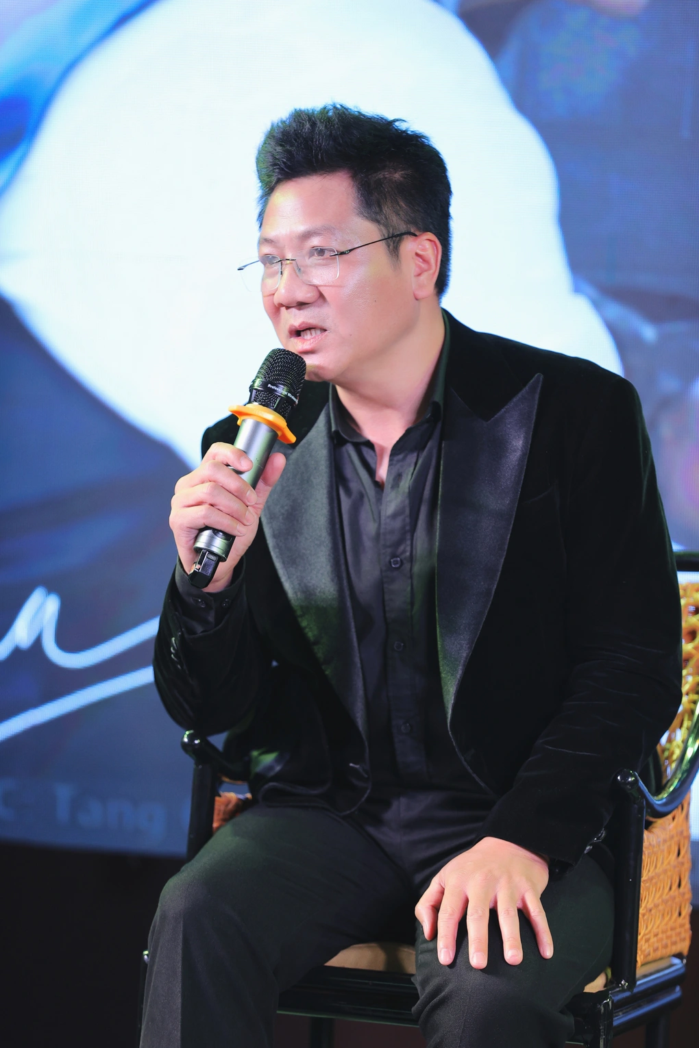 2 nsnd biểu diễn mở màn tại lễ diễu binh người là phó giám đốc người là tiến sĩ âm nhạc - 5