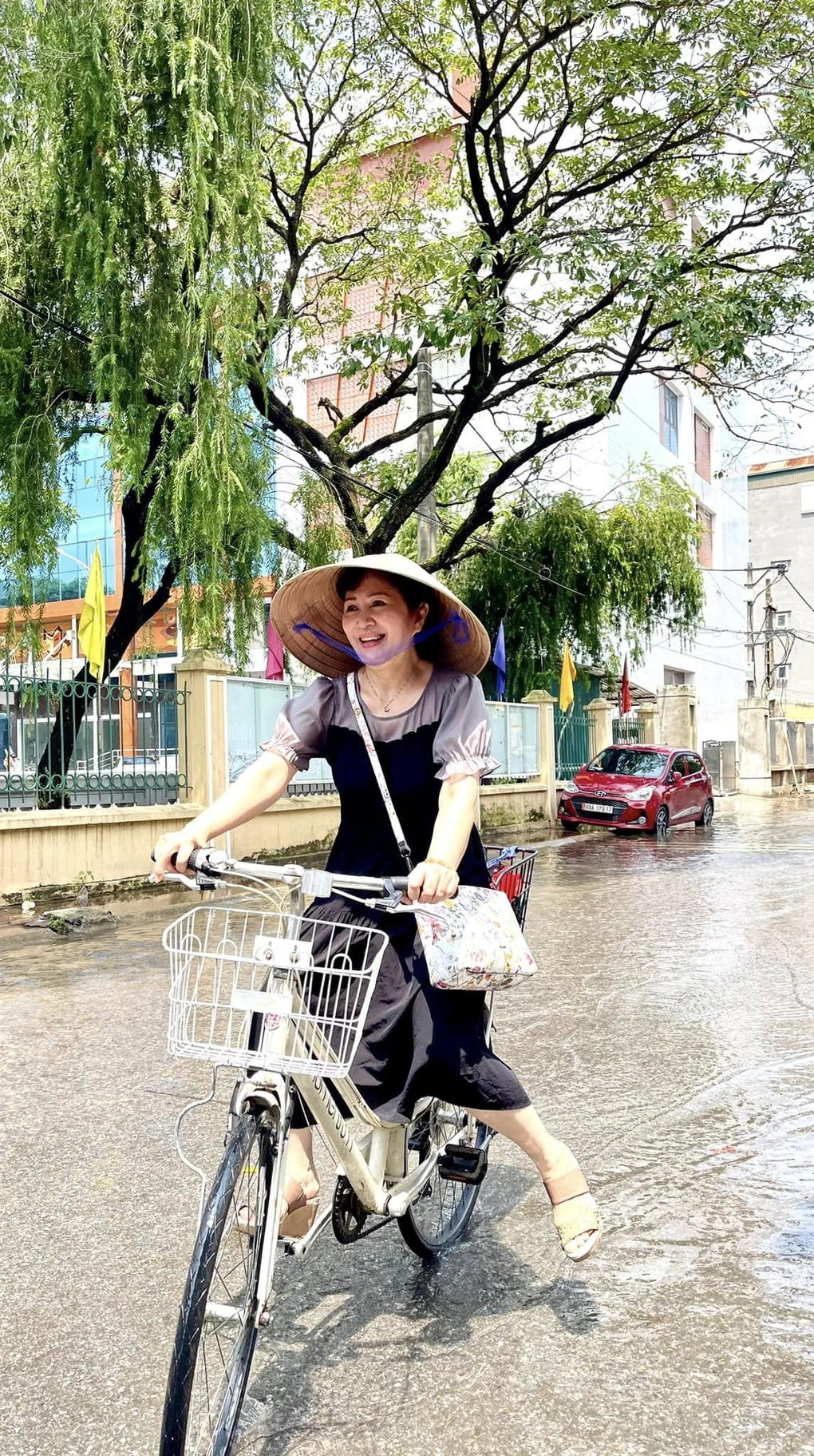 2 nsnd đèn sách học thạc sĩ ở tuổi ngoài 50 trịnh kim chi được chồng con ủng hộ minh hòa về hưu sống kín tiếng - 14