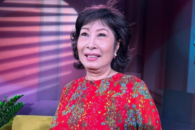 2 nsưt là btv nổi tiếng người đọc bản tin chiến thắng lịch sử người hạnh phúc bên chồng tiến sĩ - 4