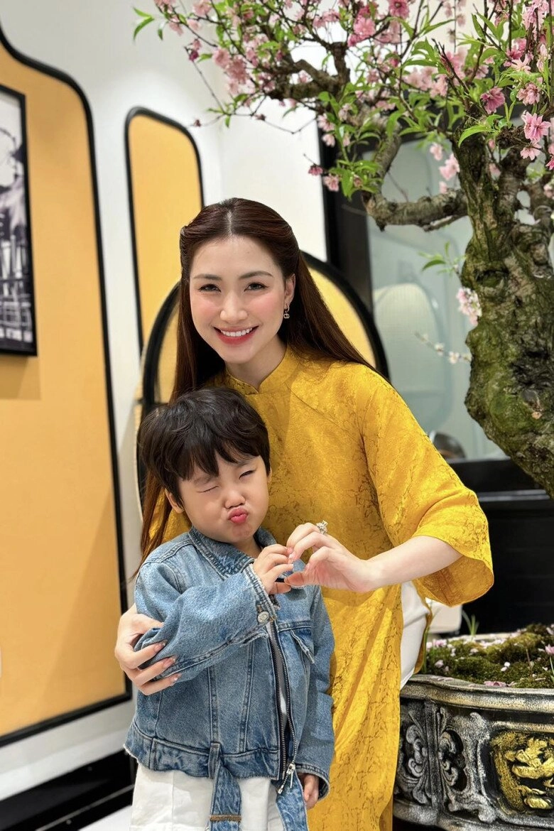 2 nữ ca sĩ được tuyên dương là thanh niên tiên tiến làm theo lời bác người nổi tiếng từ nhỏ người chăm làm từ thiện - 5