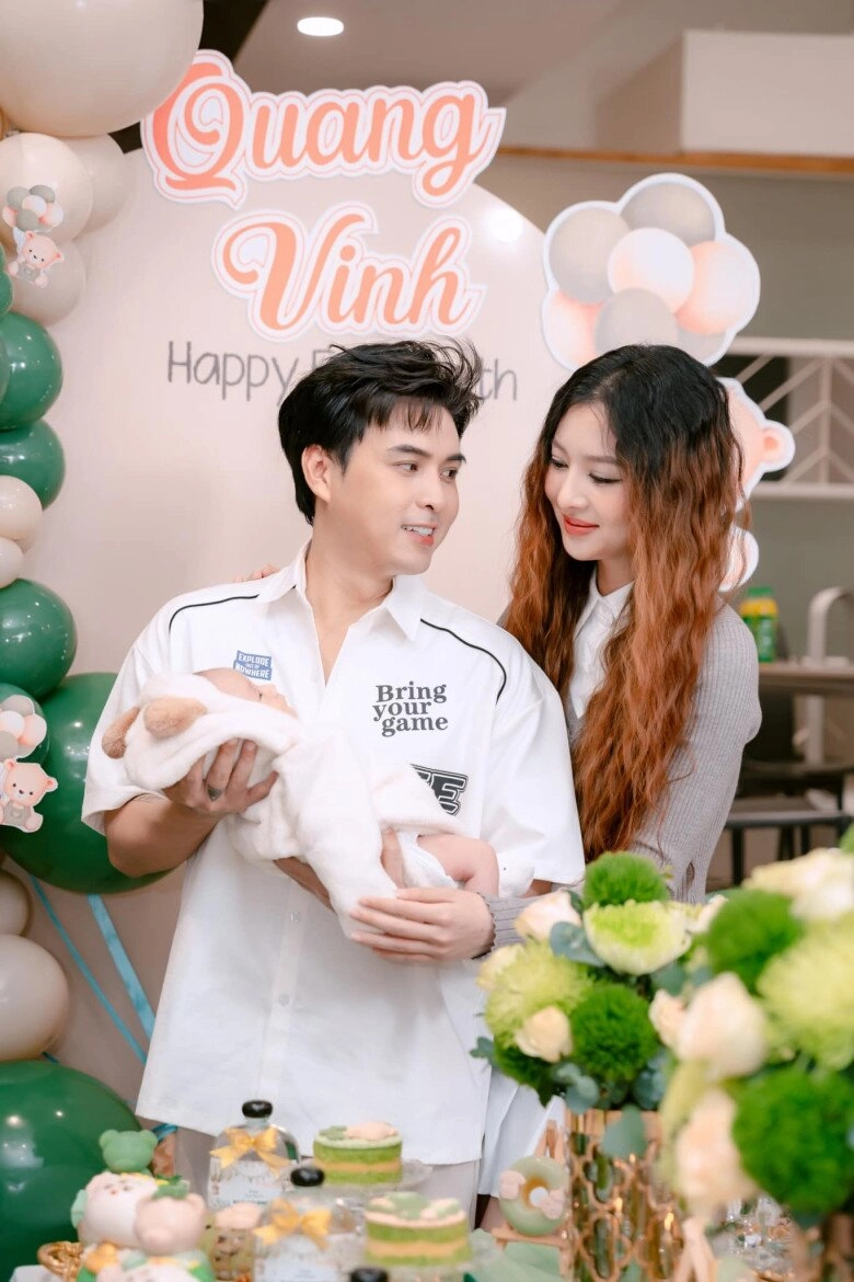 2 sao nam đón con với vợ kém 17 tuổi trong năm 2025 đều sinh quý tử lam trường làm bố bỉm ở tuổi 51 - 7