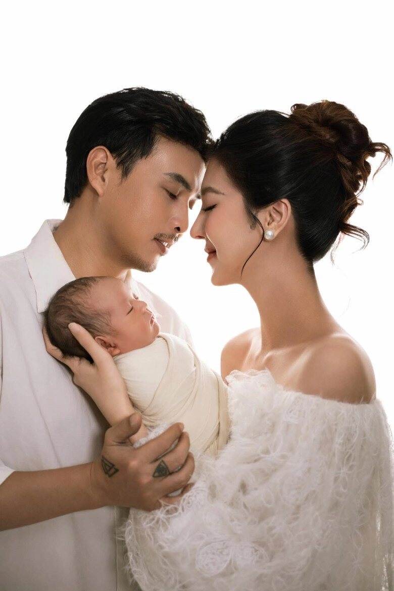 2 sao nam đón con với vợ kém 17 tuổi trong năm 2025 đều sinh quý tử lam trường làm bố bỉm ở tuổi 51 - 9