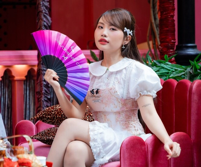 3 em xinh cùng sinh năm 2003 lamoon diễm hằng đóng phim doanh thu trăm tỷ phương mỹ chi vươn tầm quốc tế - 1