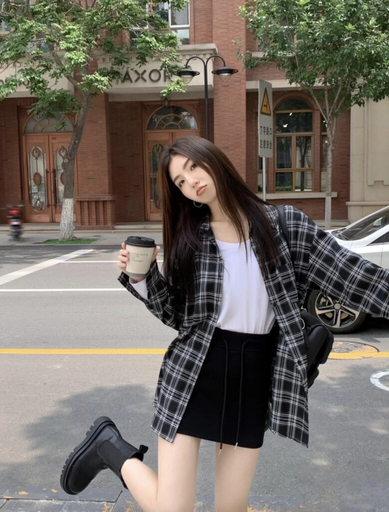 3 kiểu phối áo sơ mi caro dễ ẹt mà ai cũng nên ai biết mặc vào là trẻ ra 5 tuổi hack dáng đến ngỡ ngàng - 4