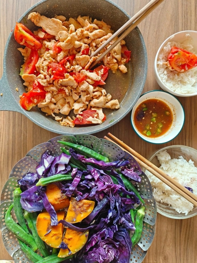 3 món giàu protein chồng thường nấu cho hhen niê giữ dáng - 2