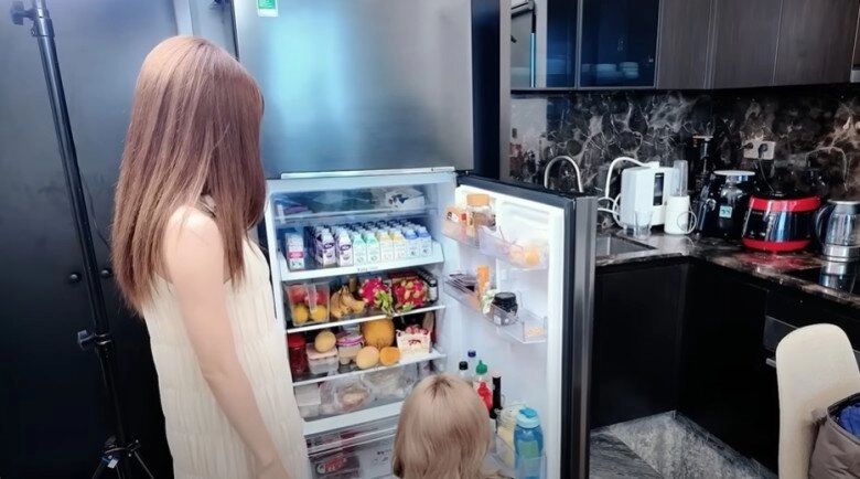 31 tuổi chưa chồng thiều bảo trâm sống trong căn nhà hướng ra chùa đàn em nhận xét hiu quạnh - 10