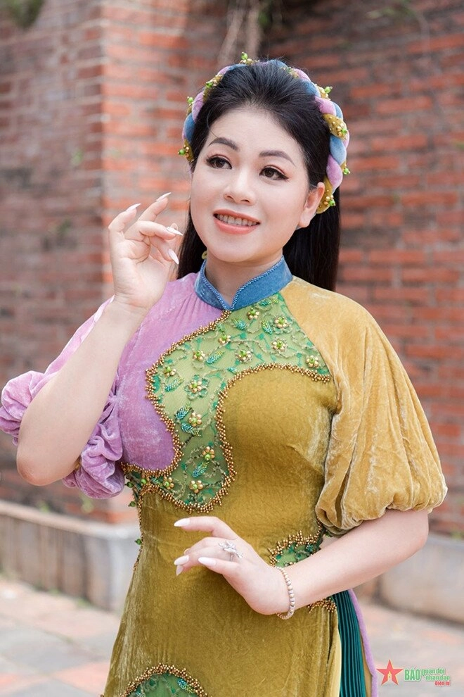 4 ca sĩ làm rạng danh thanh hóa có người là tiến sĩ - 3
