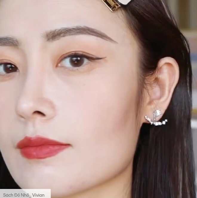 4 lỗi khi trang điểm khiến bạn trông như tăng thêm chục tuổi người có gương mặt vàng cũng khó cân được - 4
