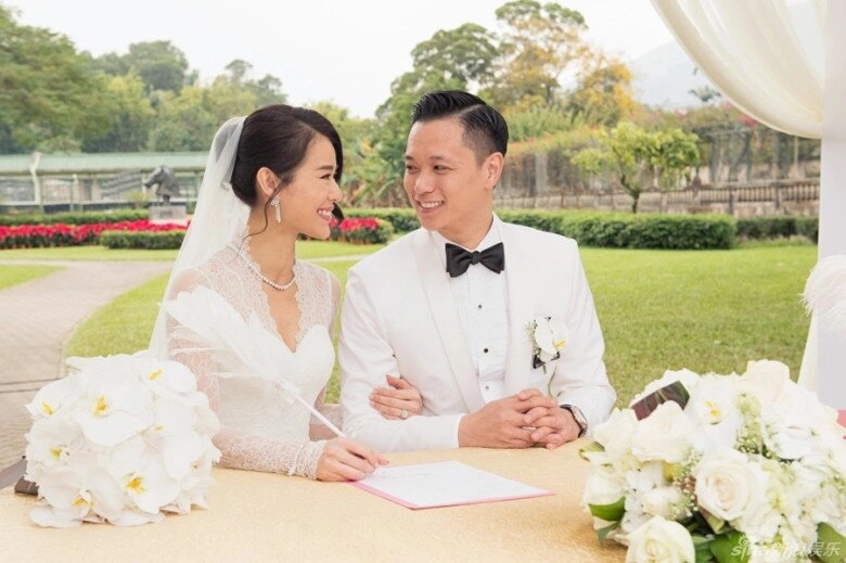 4 mỹ nhân cưới rình rang 2015 10 năm sau người bỏ chồng vẫn trẻ như gái 20 người 3 con ngày càng nóng bỏng - 16