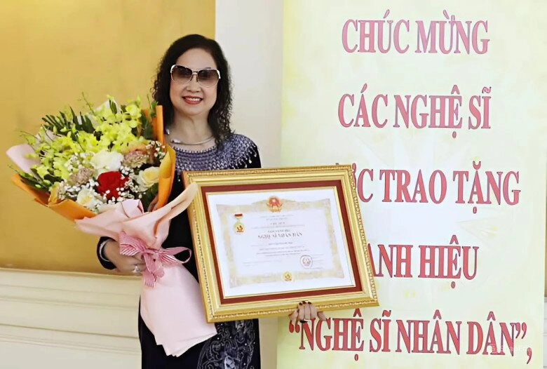 4 nsnd nổi danh trong cùng một gia tộc quê hưng yên là ai - 4