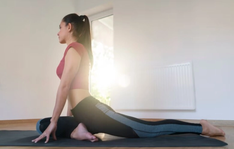 5 bài tập giảm cân có thể thực hiện ngay trên giường giúp chị em không cần đến phòng tập vẫn có dáng đẹp - 4