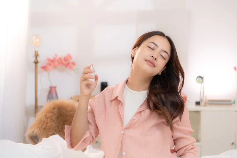 5 bí kíp xài nước hoa mùa hè để không thành giấm chua cơ thể thơm mát cả khi đổ nhiều mồ hôi - 3