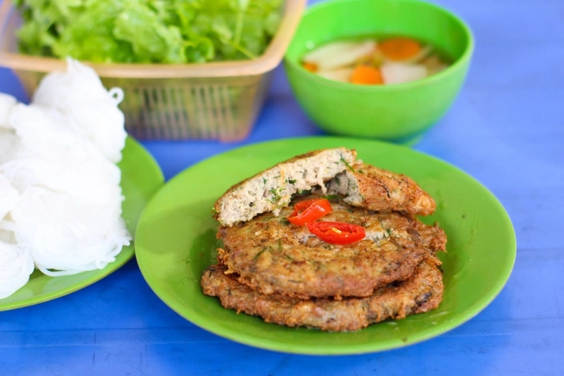6 đặc sản mùa thu hà nội nhất định phải thử càng quán vỉa hè càng ngon - 5