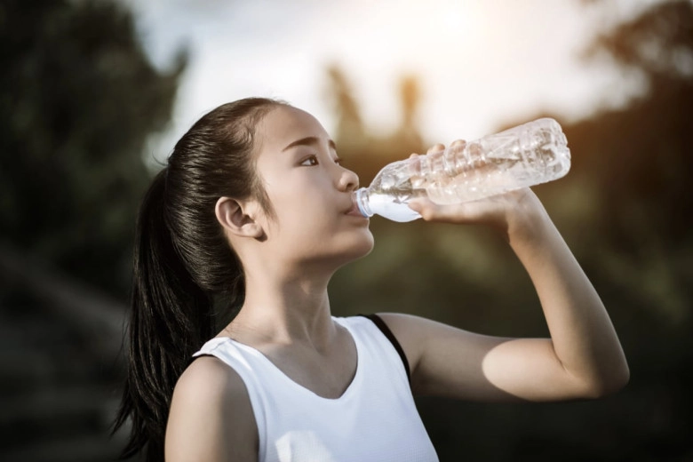 6 giờ vàng sau khi phơi nắng chị em nên tránh làm 2 việc kẻo da thêm xỉn màu làm 2 điều này tốt hơn nhiều - 5